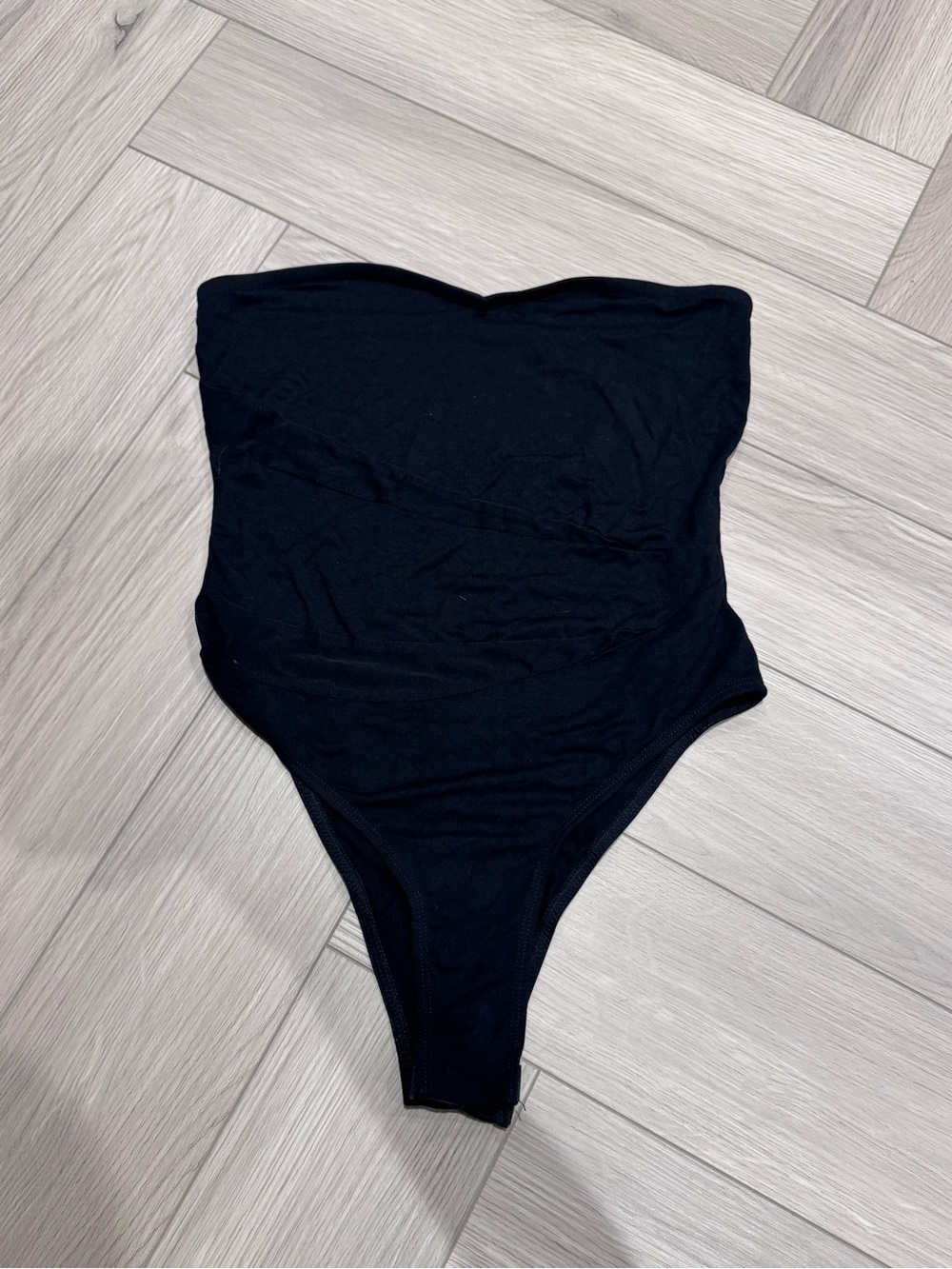SHEIN Black Strapless Bodysuit